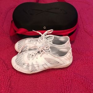 Women’s Nfinity Cheer Shoes